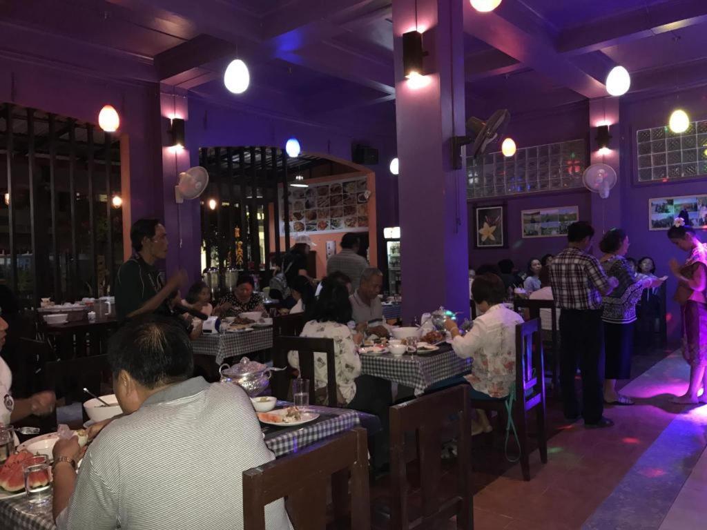福安康2酒店 万荣 外观 照片